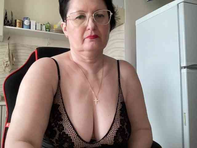 HotMilfPussy webcam