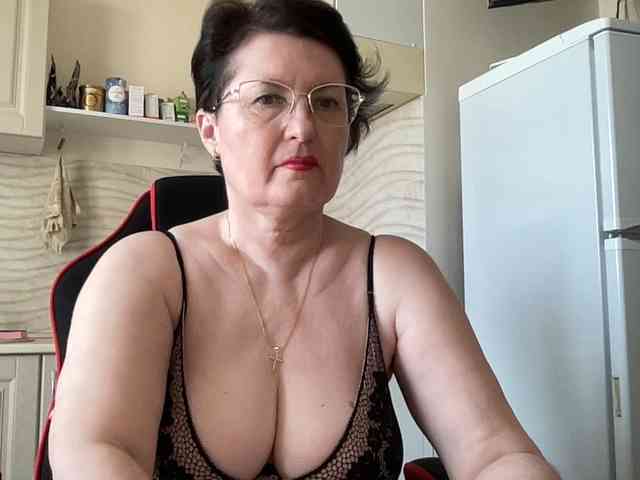 HotMilfPussy webcam