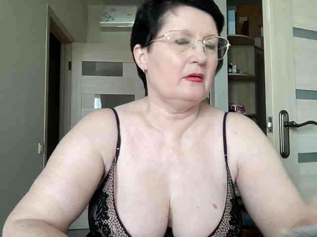 HotMilfPussy webcam