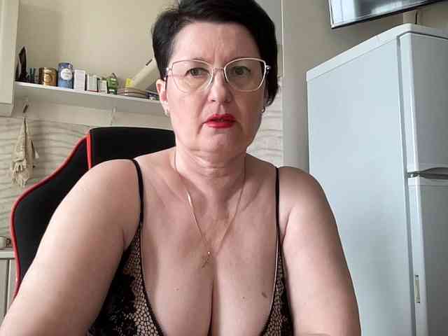 HotMilfPussy webcam