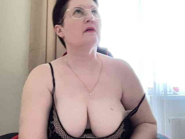 HotMilfPussy webcam
