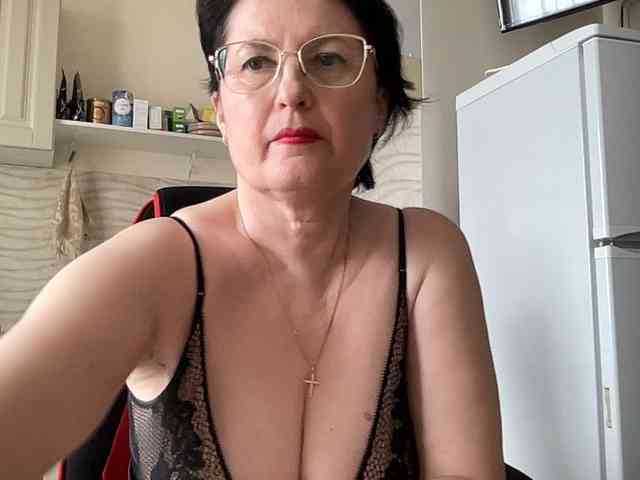 HotMilfPussy webcam