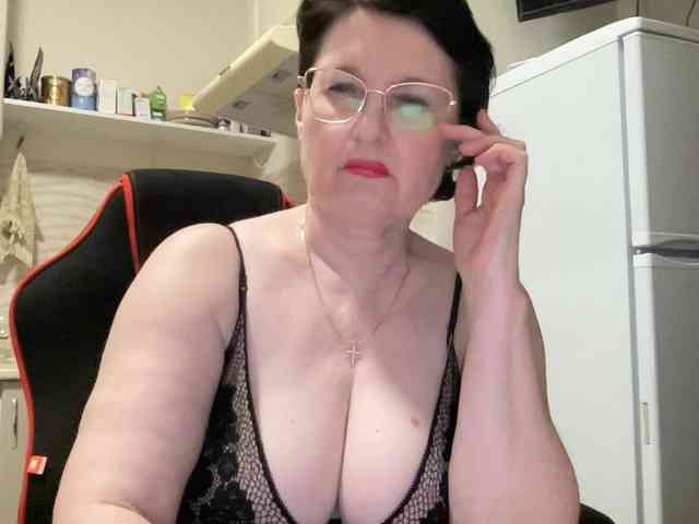 HotMilfPussy webcam