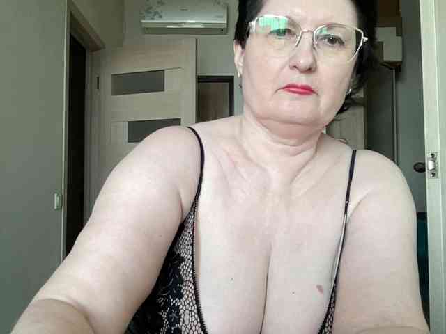 HotMilfPussy webcam