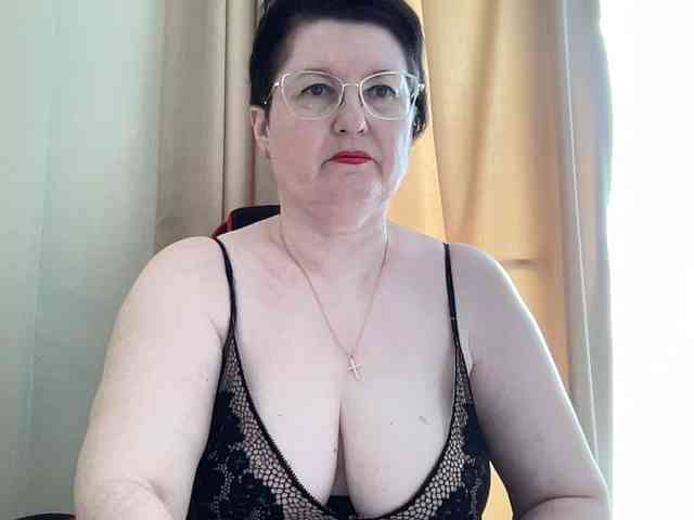 HotMilfPussy webcam