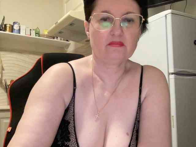 HotMilfPussy webcam