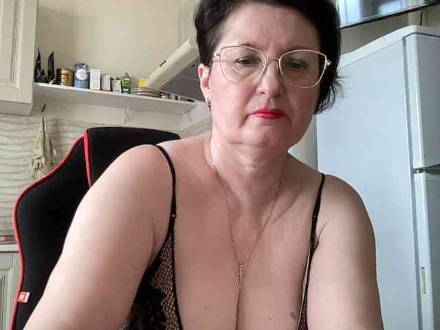 HotMilfPussy webcam