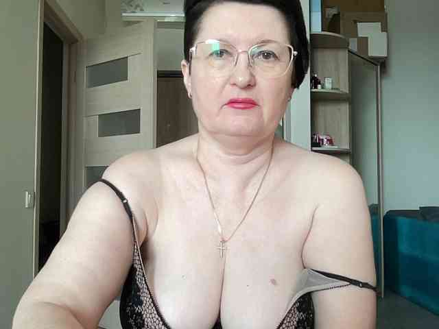 HotMilfPussy webcam