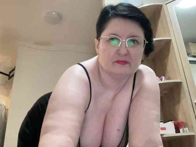 HotMilfPussy webcam