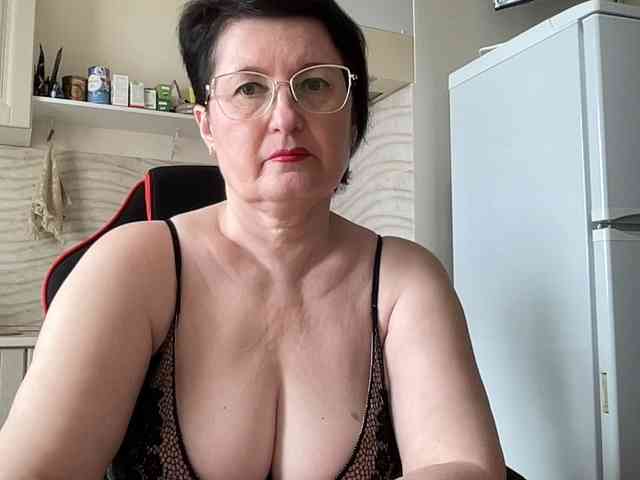 HotMilfPussy webcam