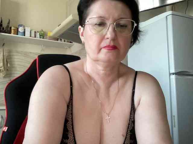 HotMilfPussy webcam