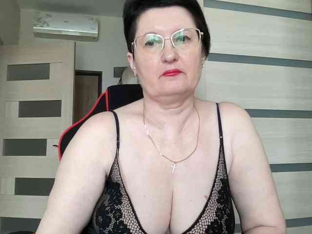HotMilfPussy webcam