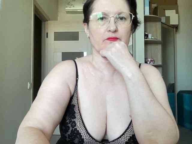 HotMilfPussy webcam