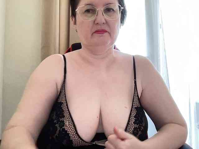 HotMilfPussy webcam