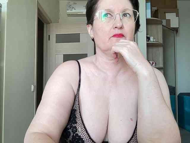 HotMilfPussy webcam