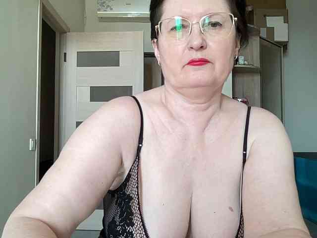 HotMilfPussy webcam