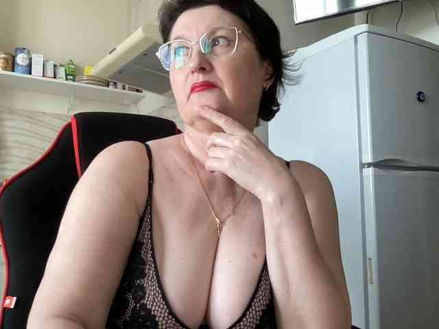 HotMilfPussy webcam