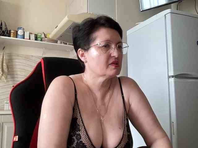 HotMilfPussy webcam