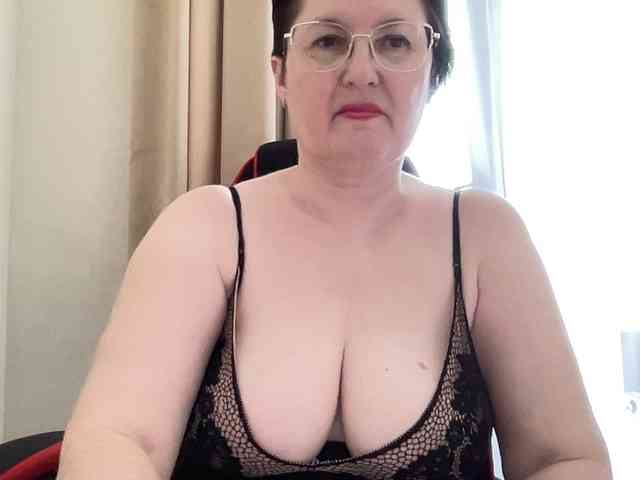 HotMilfPussy webcam
