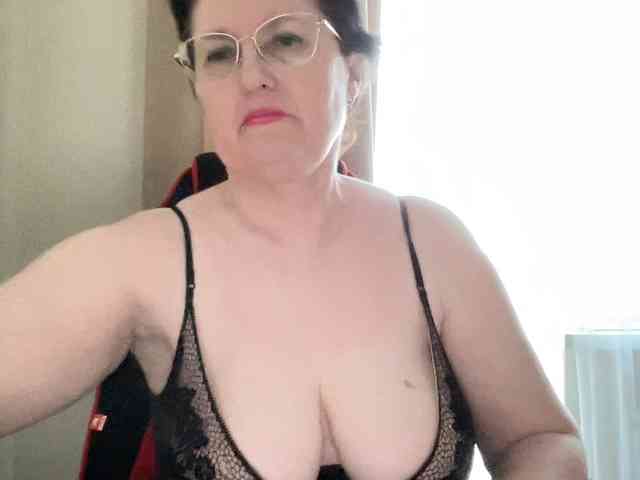 HotMilfPussy webcam