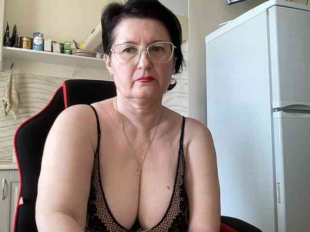 HotMilfPussy webcam