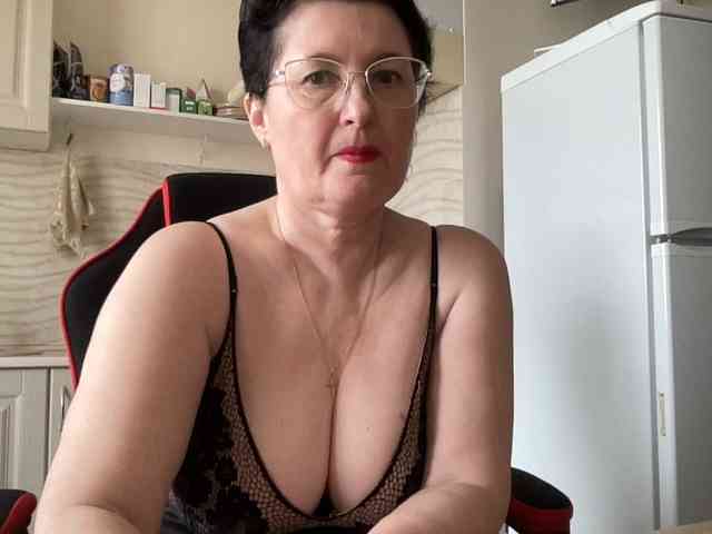HotMilfPussy webcam