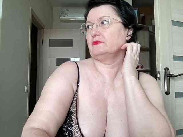 HotMilfPussy webcam