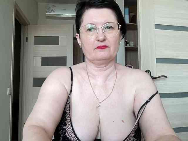 HotMilfPussy webcam