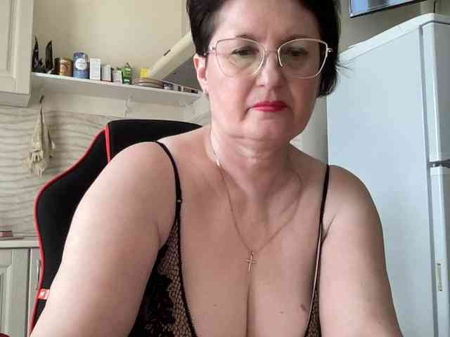 HotMilfPussy webcam