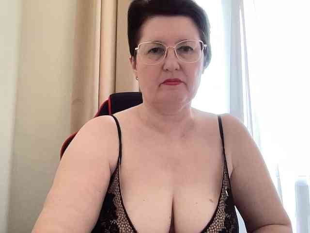 HotMilfPussy webcam