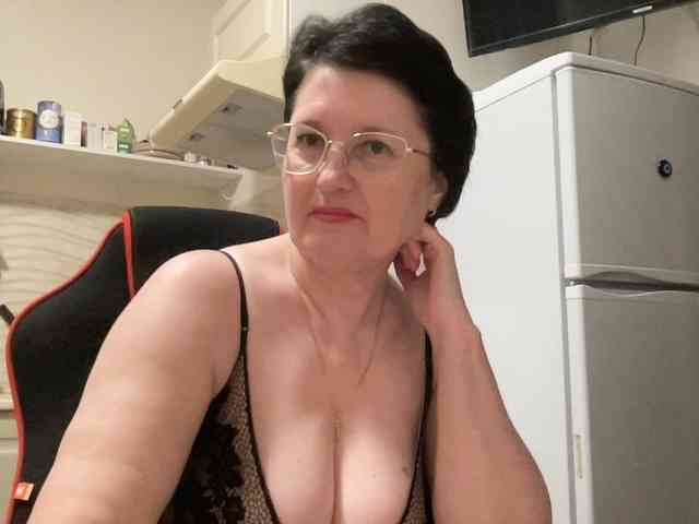 HotMilfPussy webcam