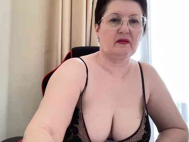 HotMilfPussy webcam