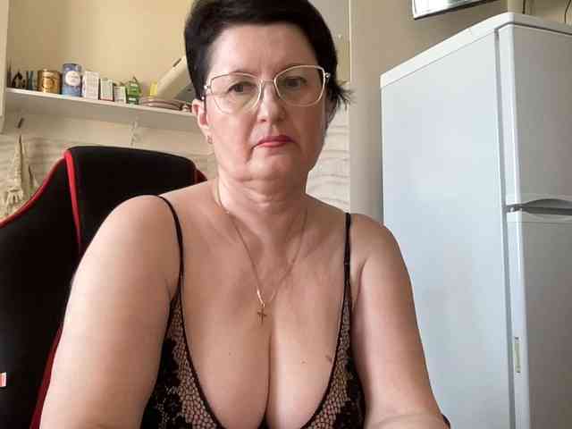 HotMilfPussy webcam