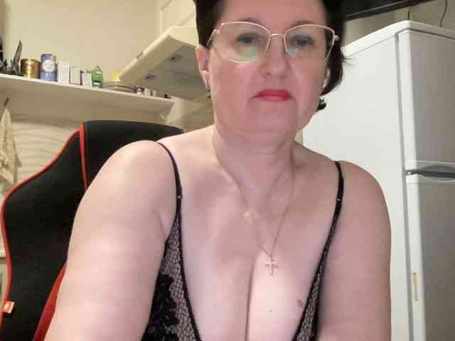 HotMilfPussy webcam