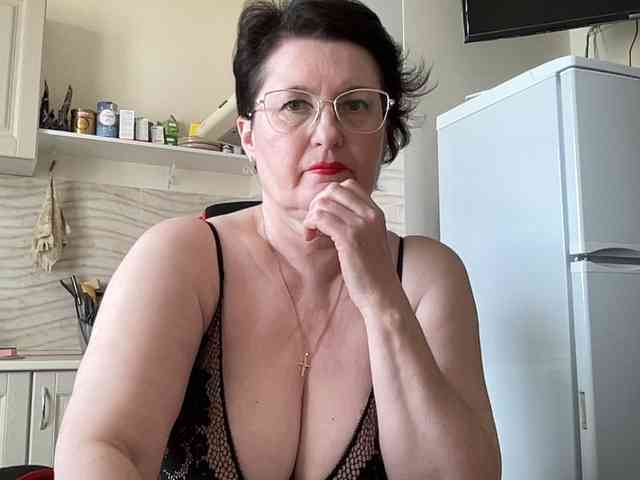 HotMilfPussy webcam