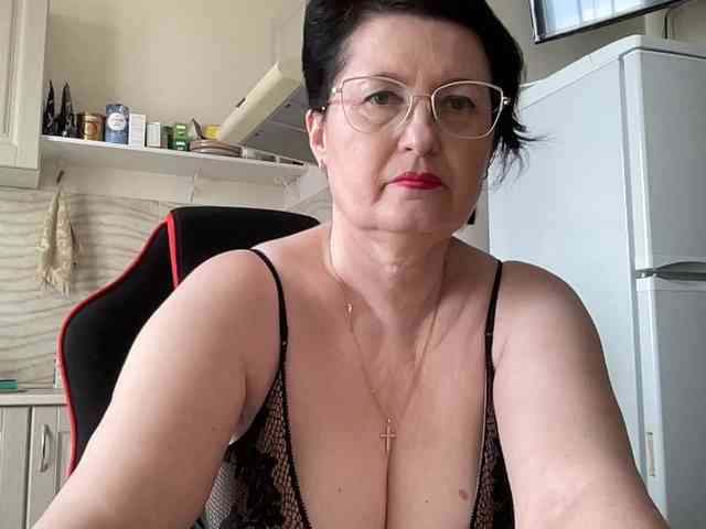 HotMilfPussy webcam