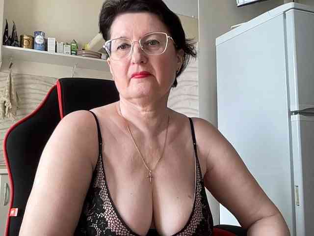 HotMilfPussy webcam