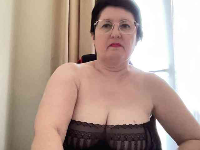 HotMilfPussy webcam