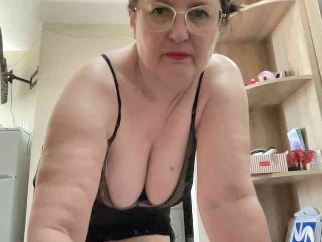 HotMilfPussy webcam