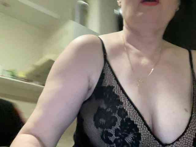HotMilfPussy webcam