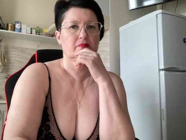HotMilfPussy webcam