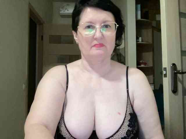 HotMilfPussy webcam