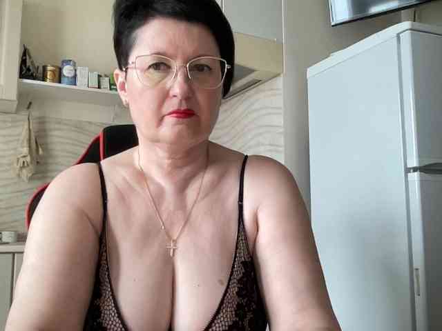 HotMilfPussy webcam