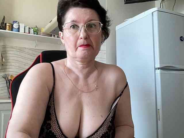 HotMilfPussy webcam
