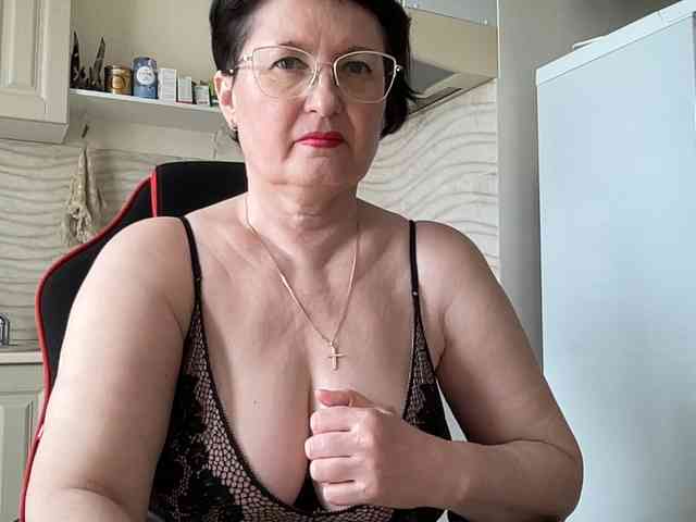 HotMilfPussy webcam