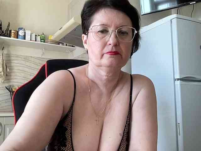 HotMilfPussy webcam