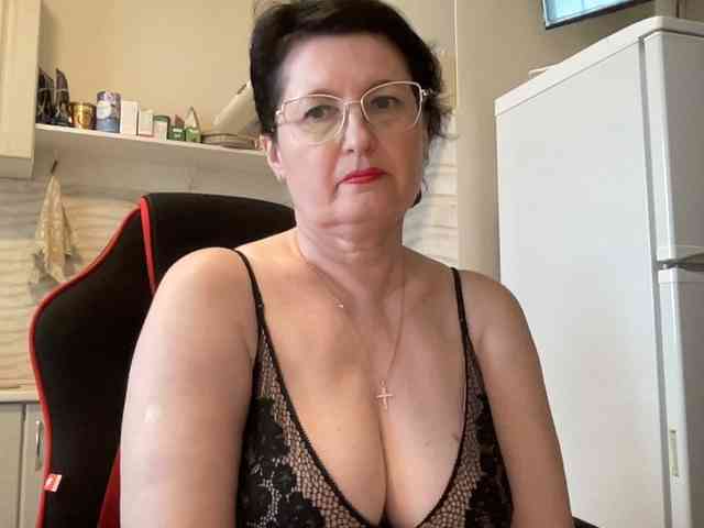 HotMilfPussy webcam