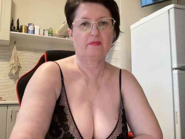 HotMilfPussy webcam