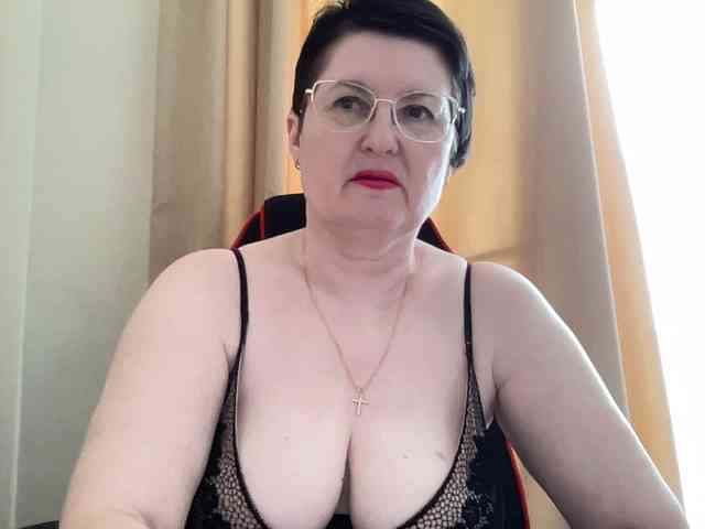 HotMilfPussy webcam