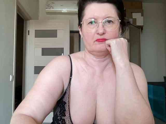 HotMilfPussy webcam
